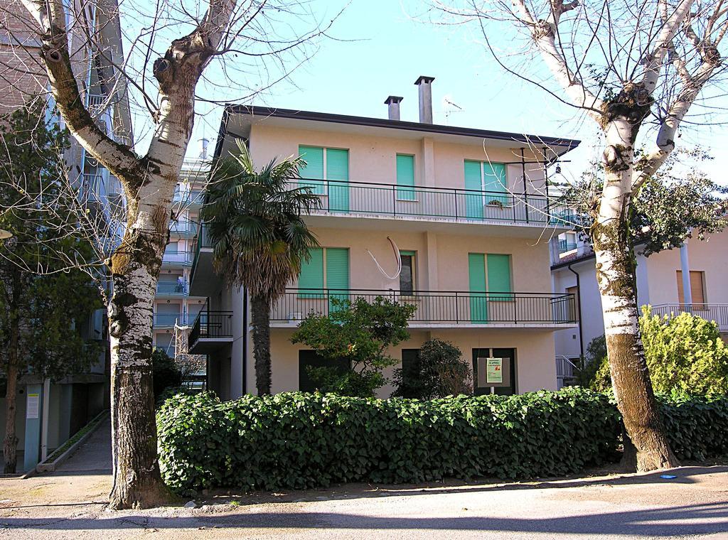 Appartamenti Dora Bibione Exterior photo